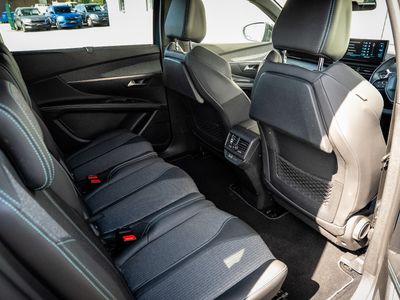 2023 Peugeot 5008