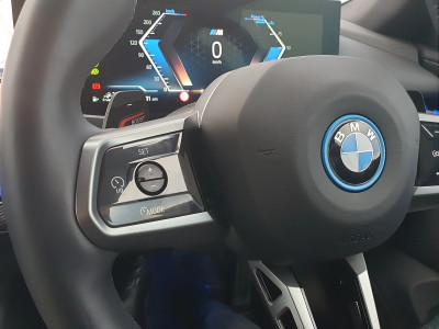 2025 BMW 530