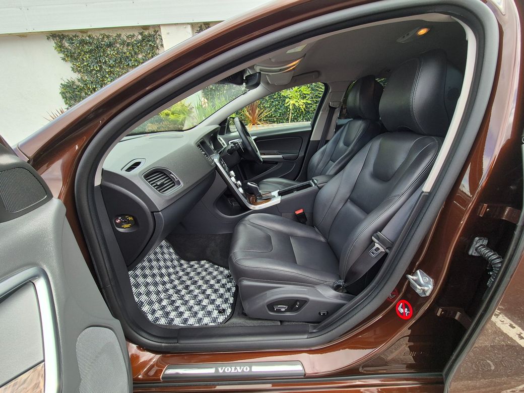 2017 Volvo V60 Cross Country