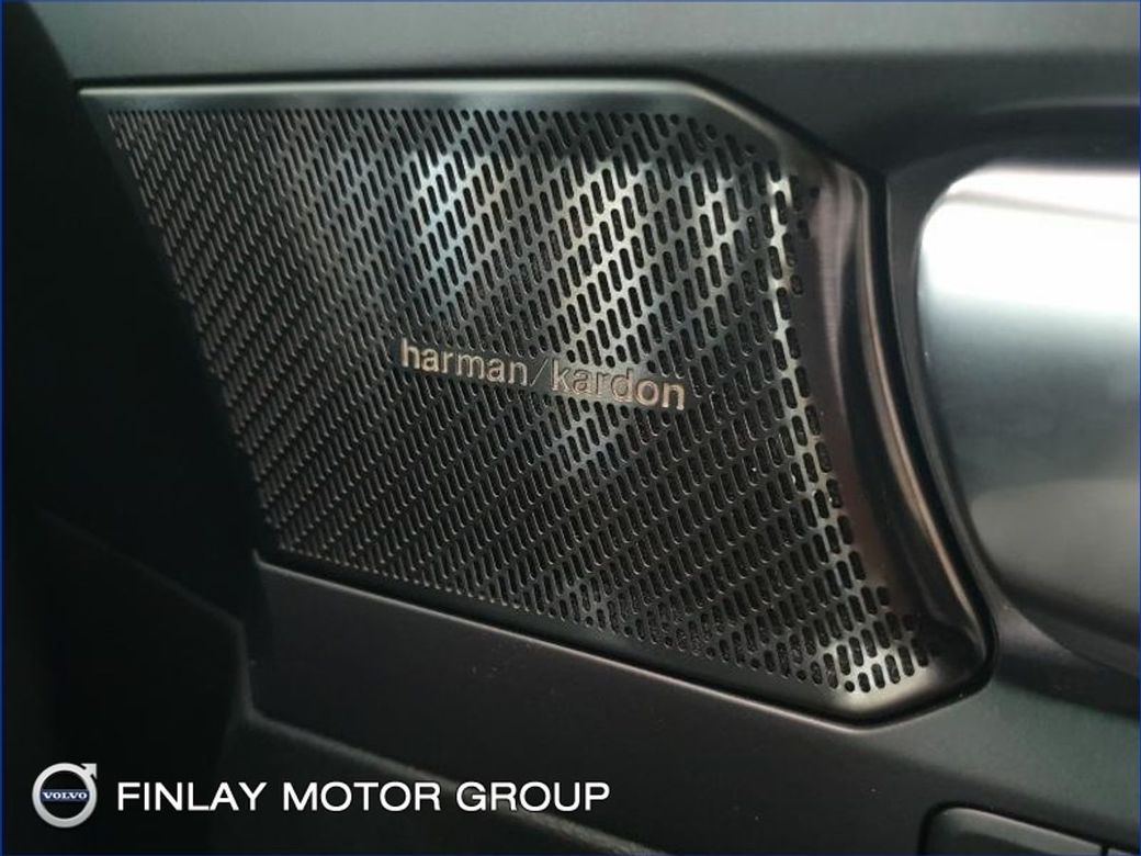 2025 Volvo Ex40