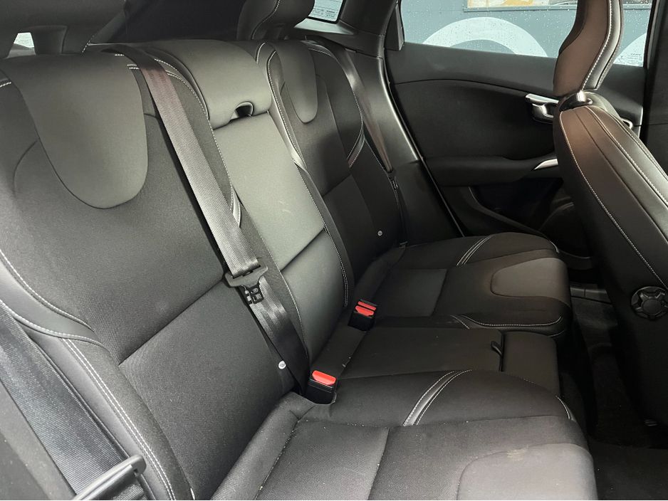 2016 Volvo V40