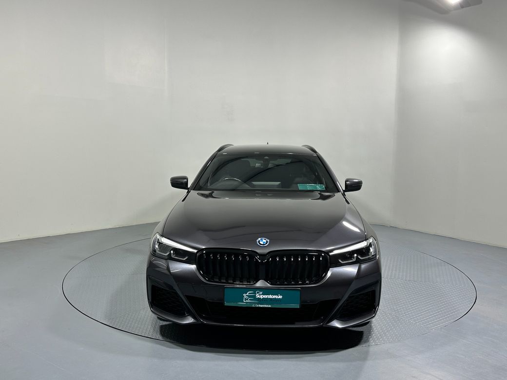 2021 BMW 530