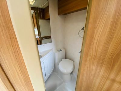 2011 SWIFT  ESCAPE 696 R.H.D MANUAL 6 BERTH