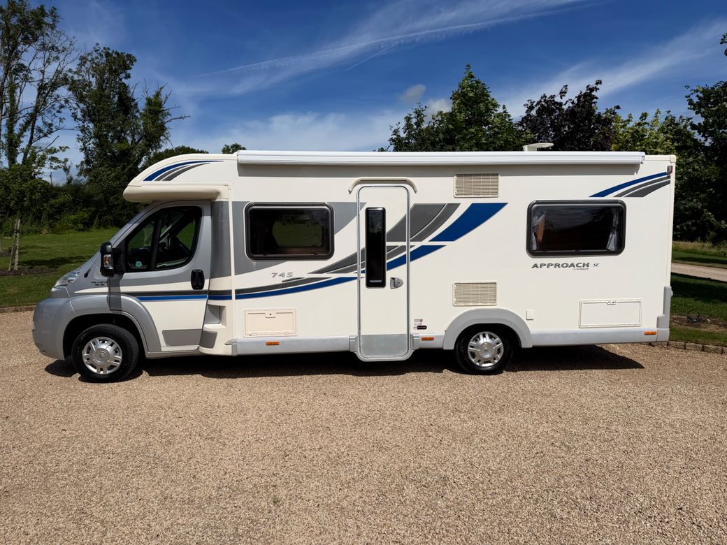 2013 BAILEY  APPROACH 745 LOW PROFILE R.H.D 