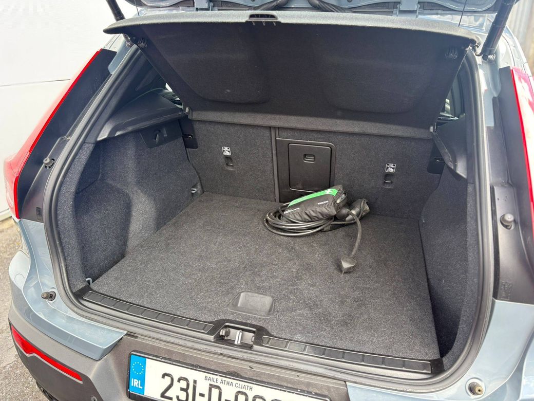 2023 Volvo XC40
