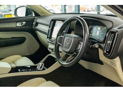 2022 Volvo XC40
