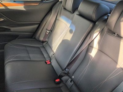 2021 Lexus ES 300h