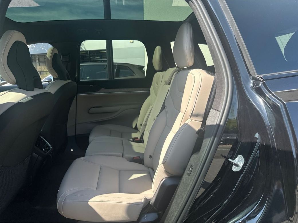 2026 Volvo EX90