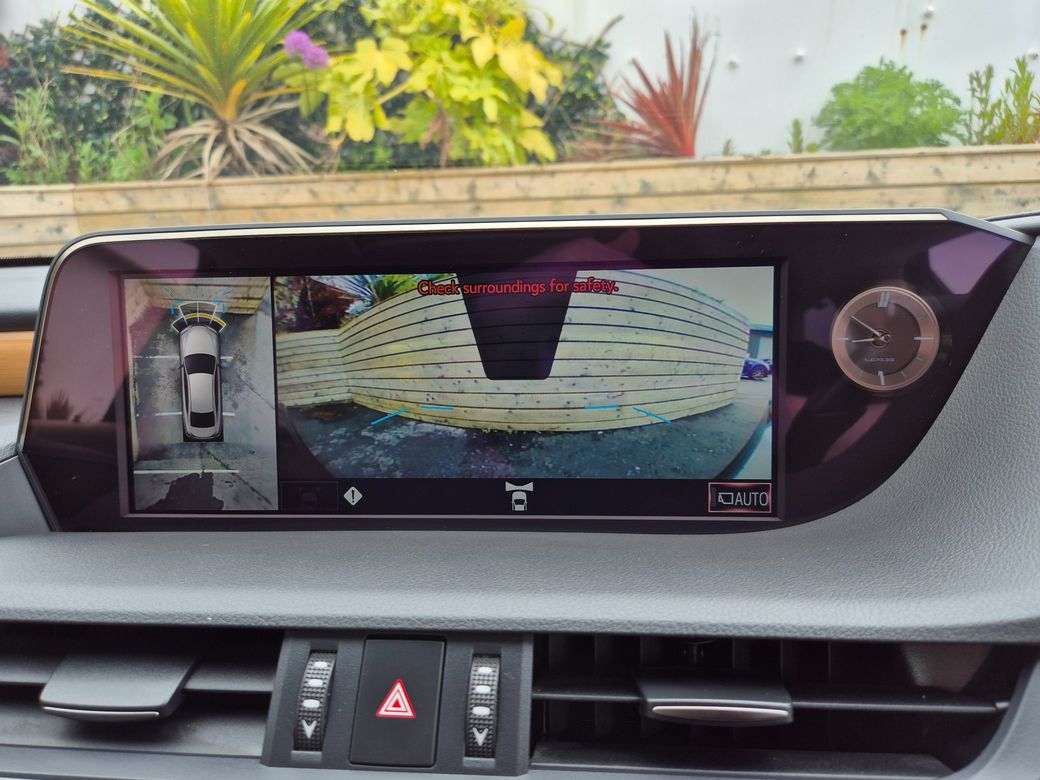 2021 Lexus ES 300h