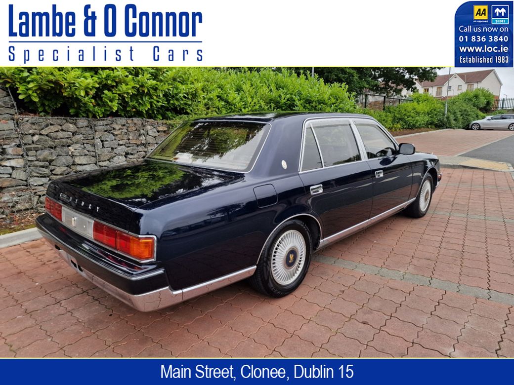 2000 Toyota Century