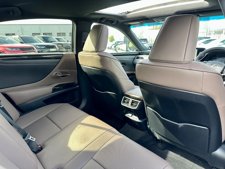 2023 Lexus ES 300h