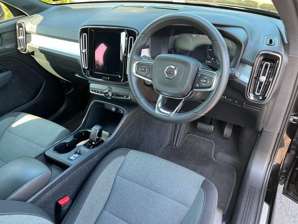 2023 Volvo XC40