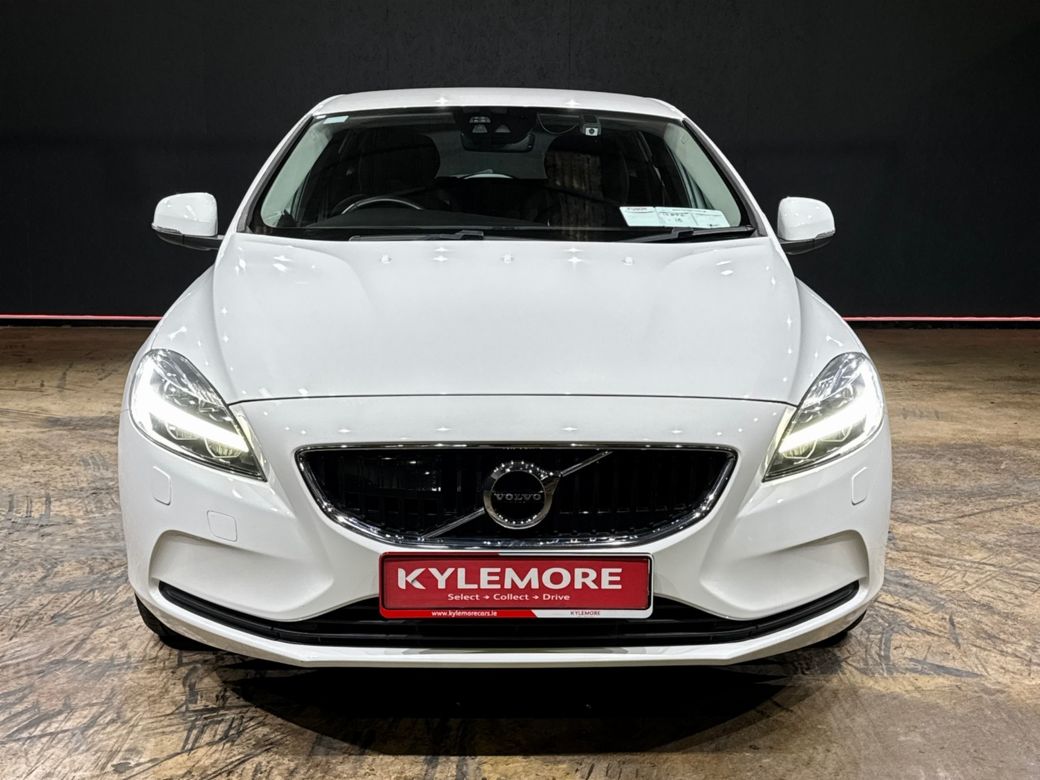 2018 Volvo V40