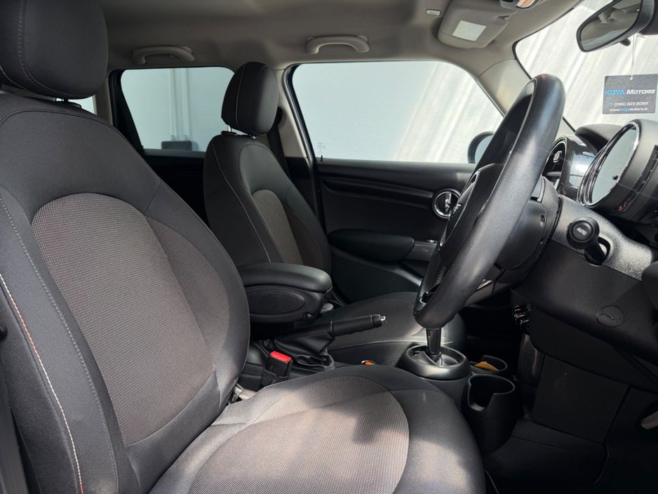 2019 Mini Hatch