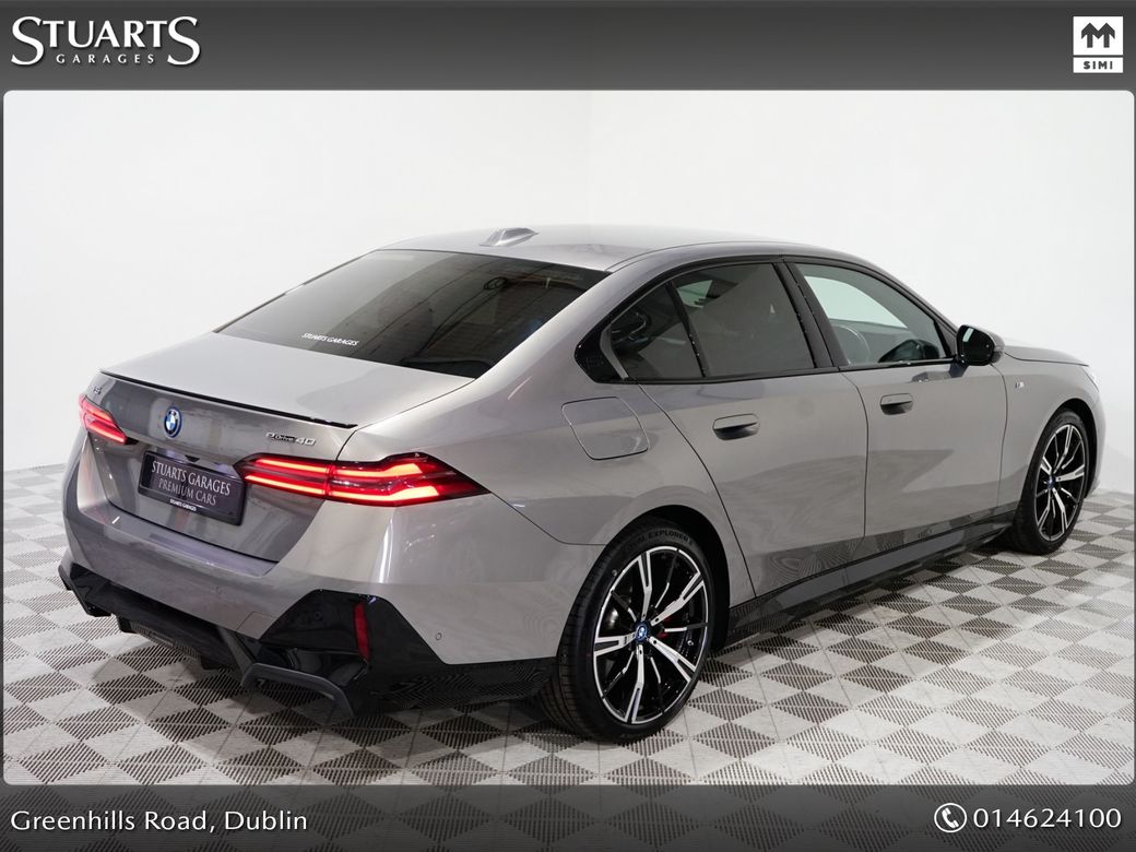 2024 BMW i5