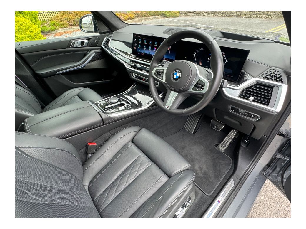 2023 BMW X7