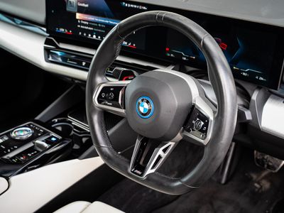 2024 BMW i5