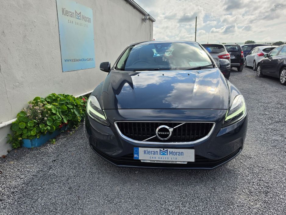 2019 Volvo V40