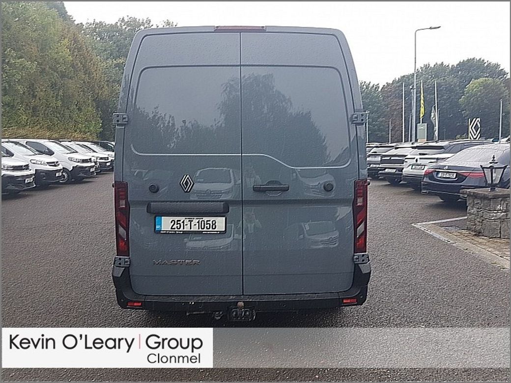 2025 Renault Master