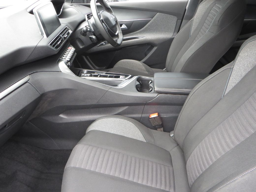 2023 Peugeot 5008