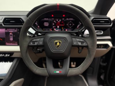 2025 Lamborghini Urus