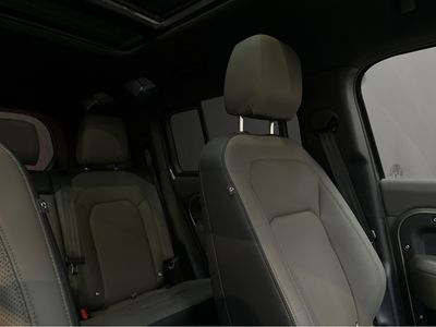 2025 Land Rover Defender