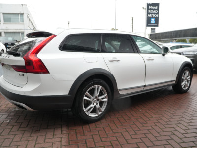 2019 Volvo V90 Cross Country