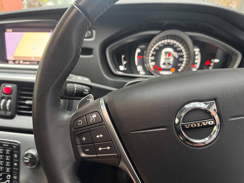 2017 Volvo V40