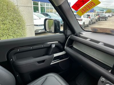 2023 Land Rover Defender