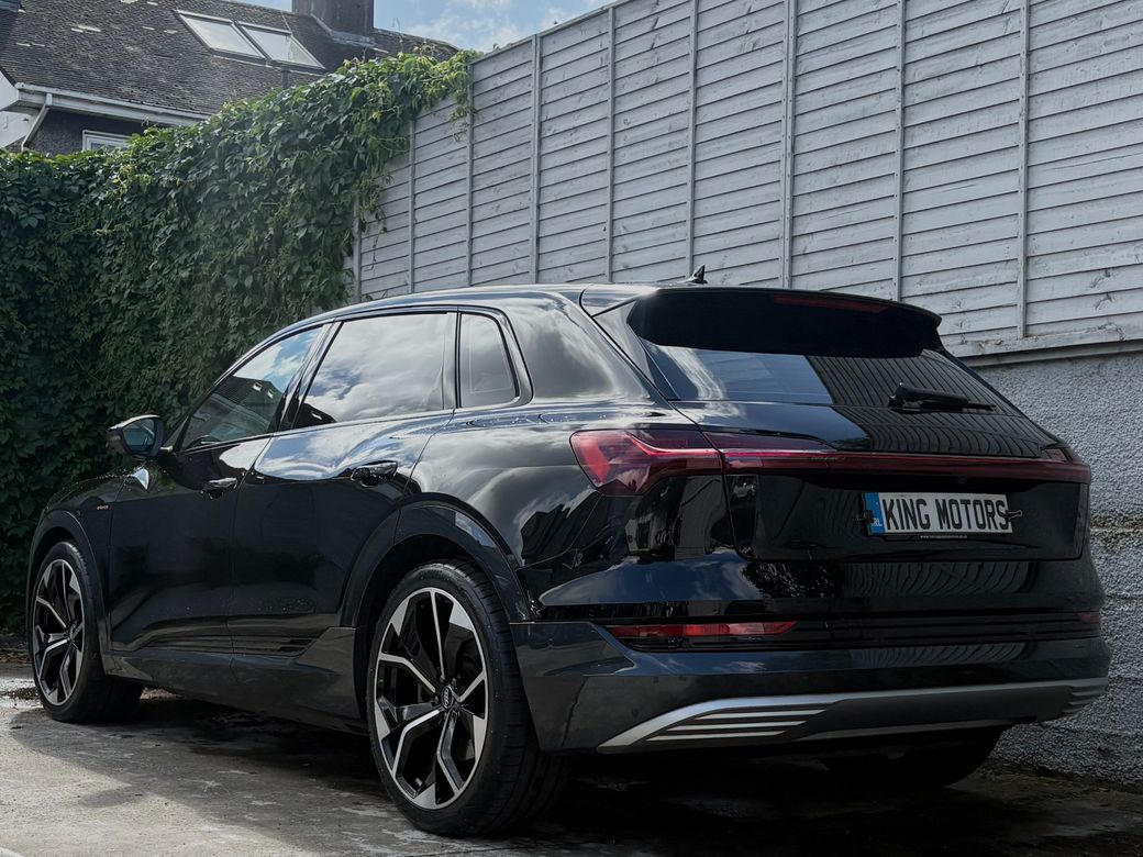 2022 Audi e-tron