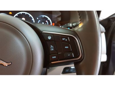 2017 Jaguar XF