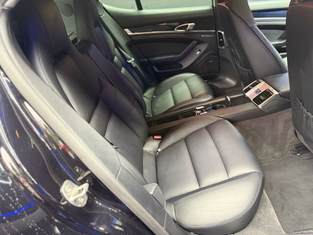 2016 Porsche Panamera