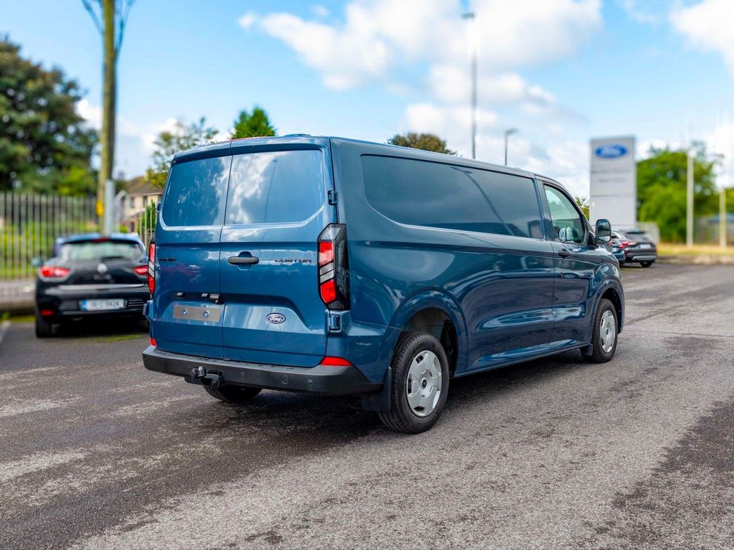 2025 Ford Transit Custom