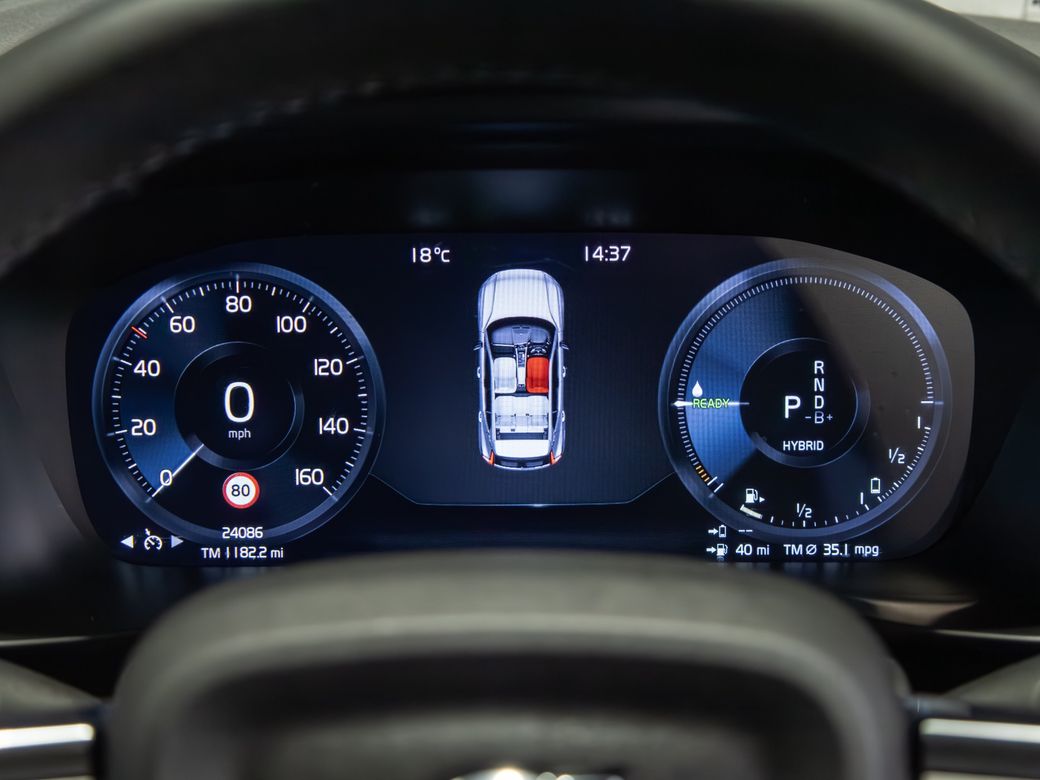 2022 Volvo XC40
