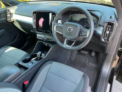 2023 Volvo XC40