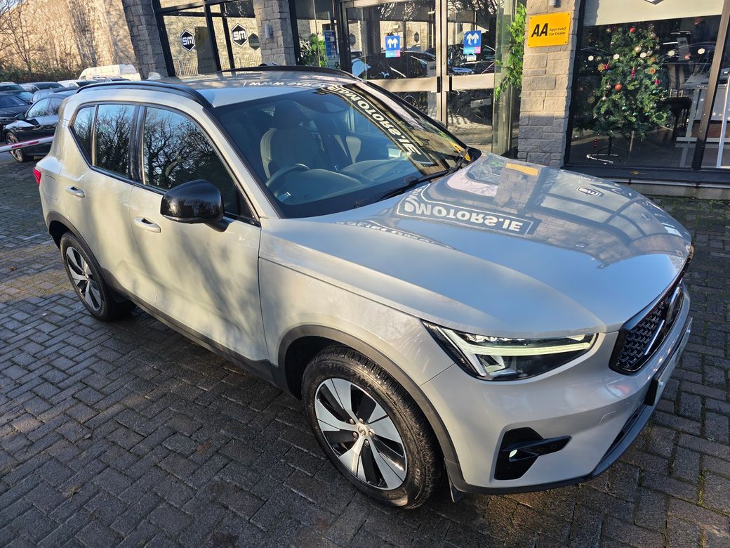 2023 Volvo XC40