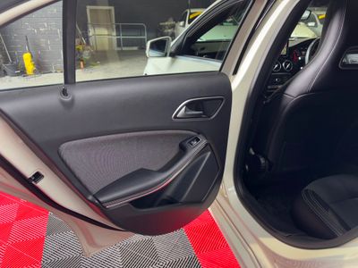 2016 Mercedes-Benz A 180