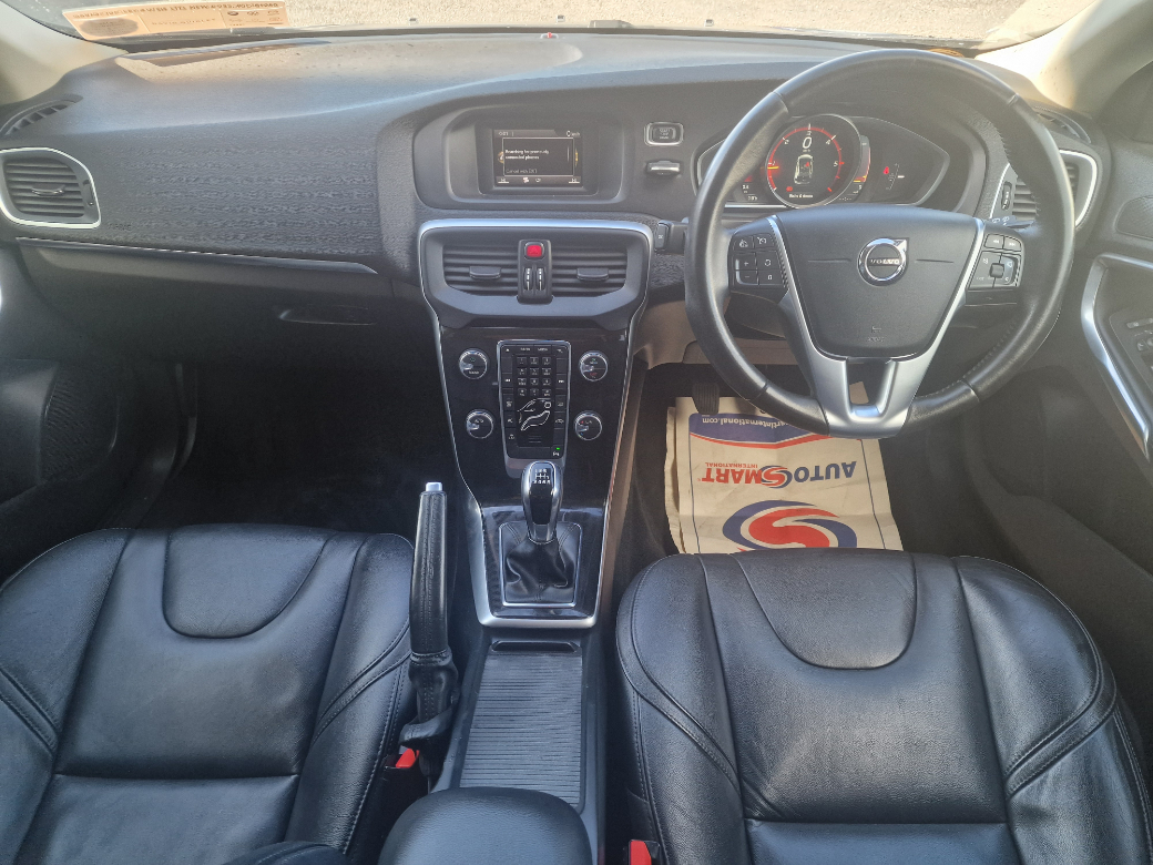 2018 Volvo V40