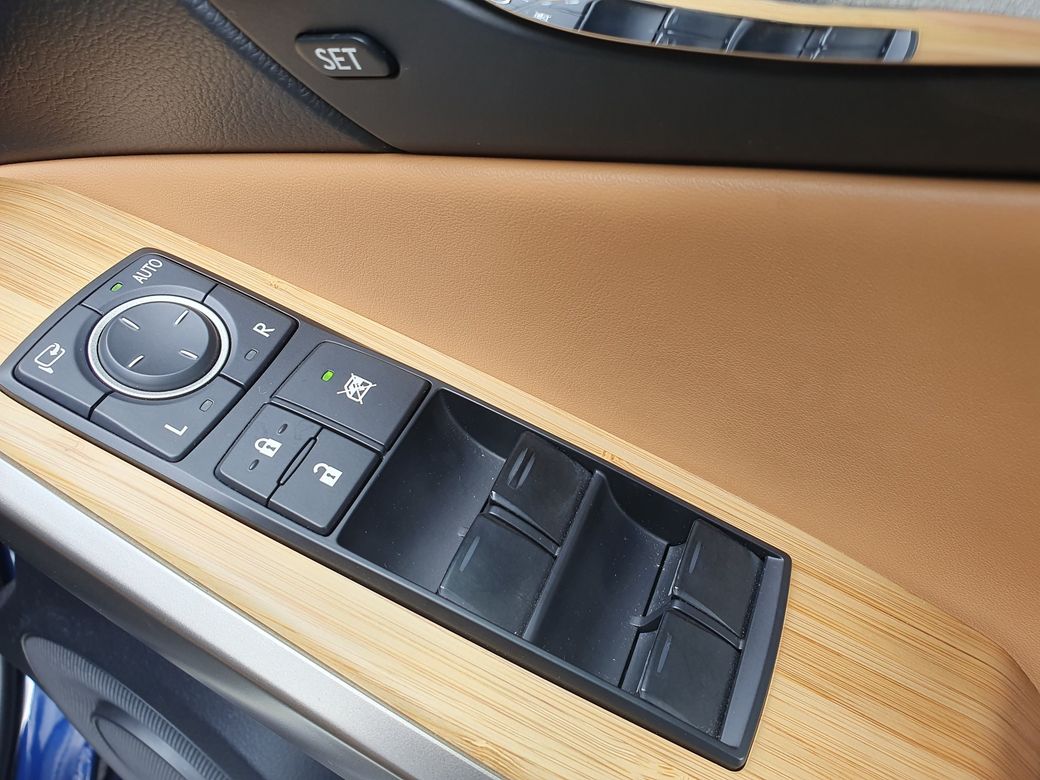 2014 Lexus IS 300h