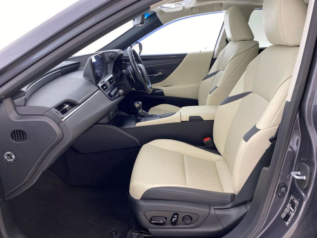 2022 Lexus ES 300h
