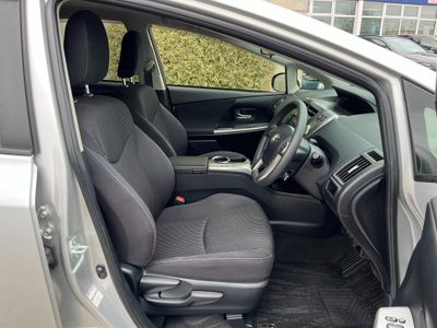 2019 Toyota Prius Alpha