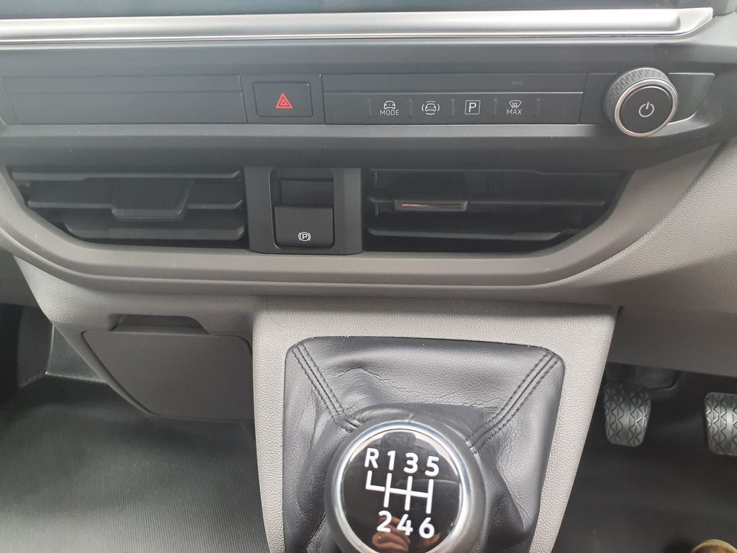 2025 Volkswagen Transporter