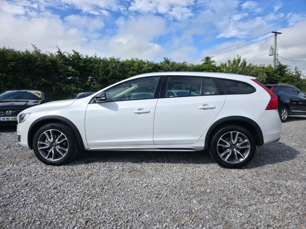 2018 Volvo V60 Cross Country
