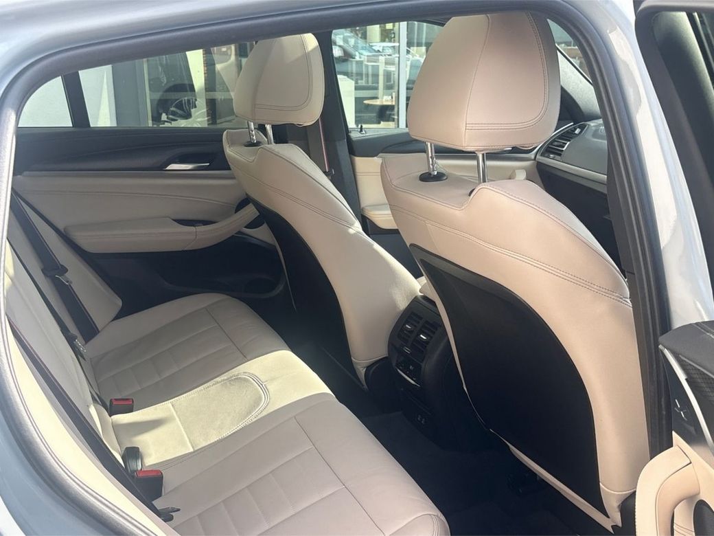 2023 BMW X4
