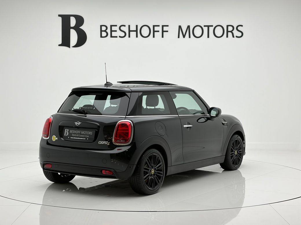 2023 Mini Hatch