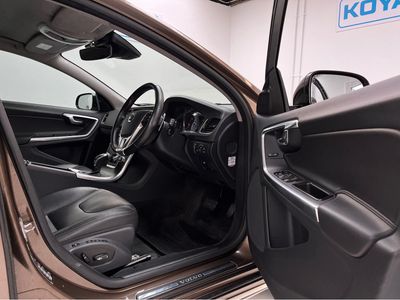 2016 Volvo V60 Cross Country