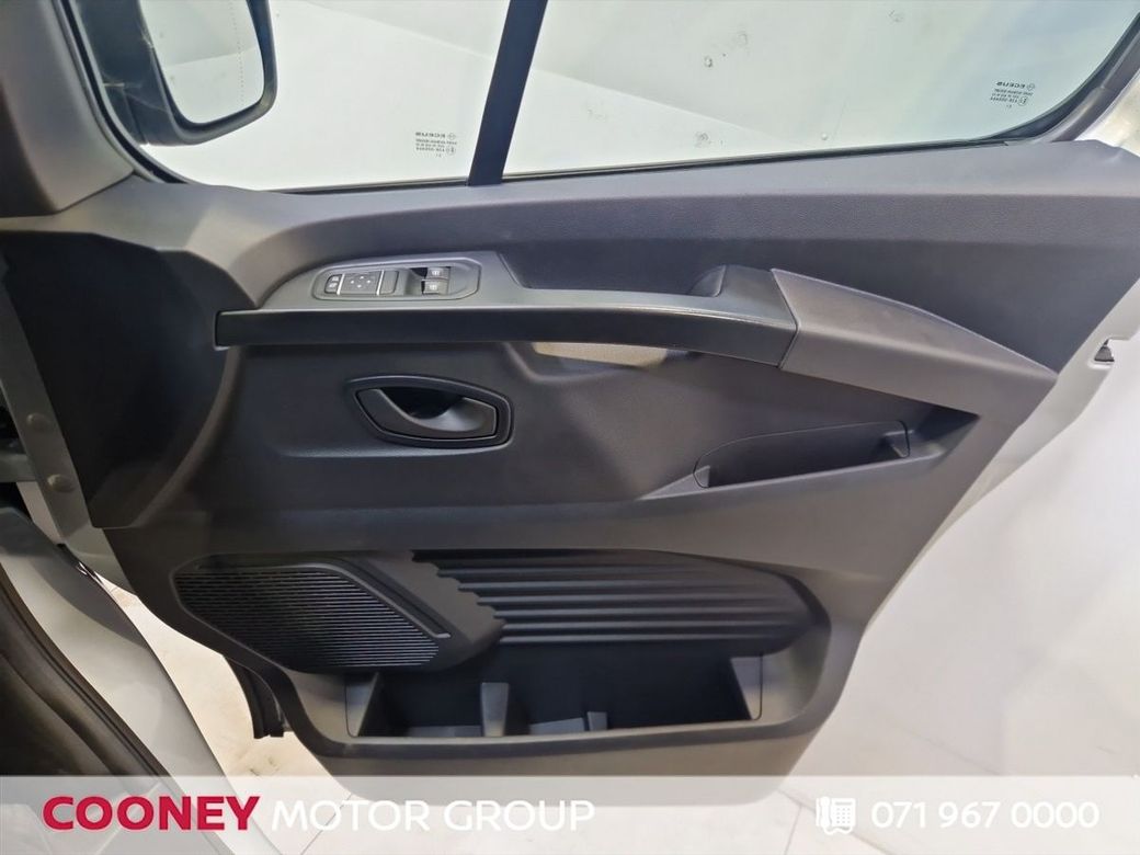 2023 Nissan Primastar