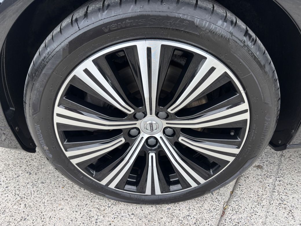 2022 Volvo S90