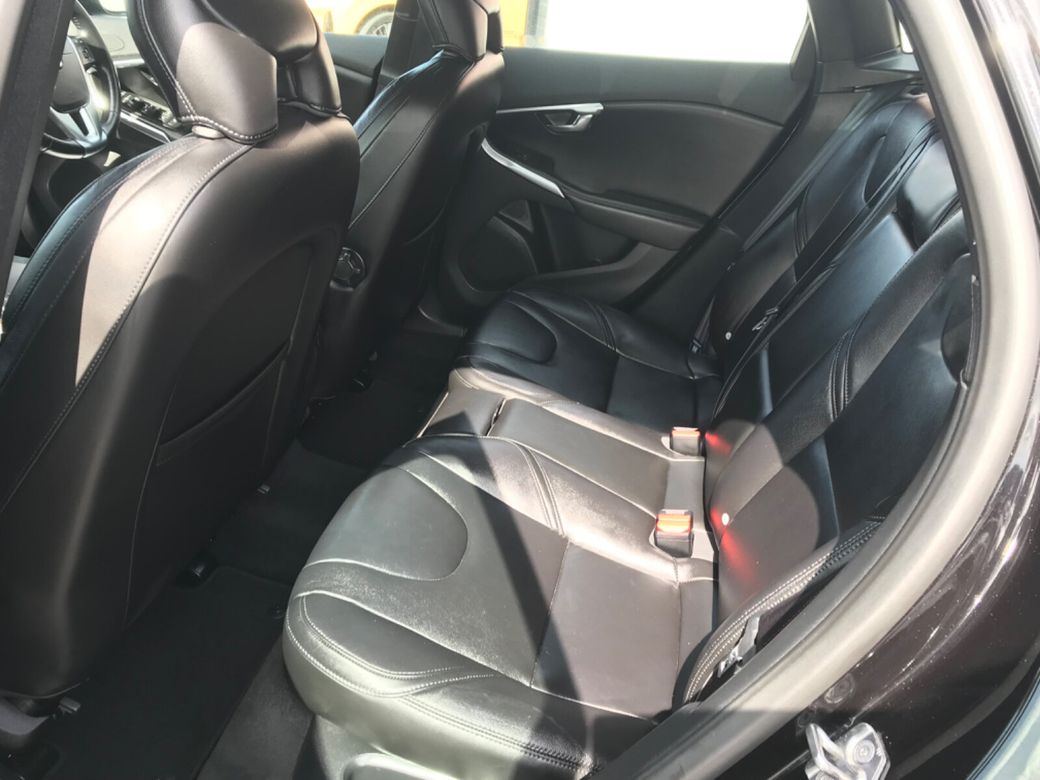 2018 Volvo V40