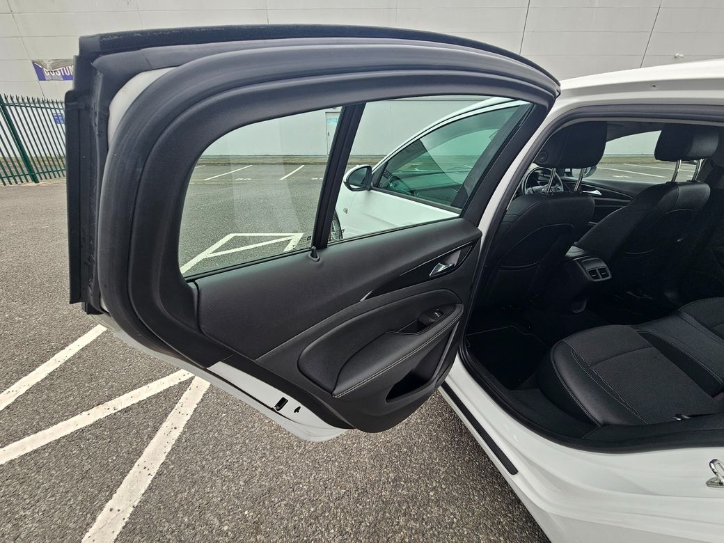 2020 Opel Insignia